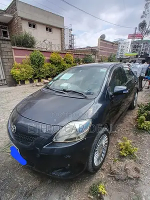 Toyota Yaris 2010 Black