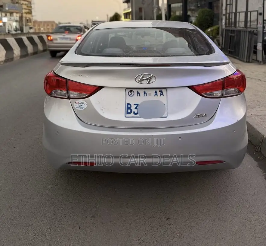 Hyundai Elantra 2013 Silver