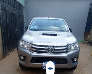 Toyota Hilux 2017 Silver