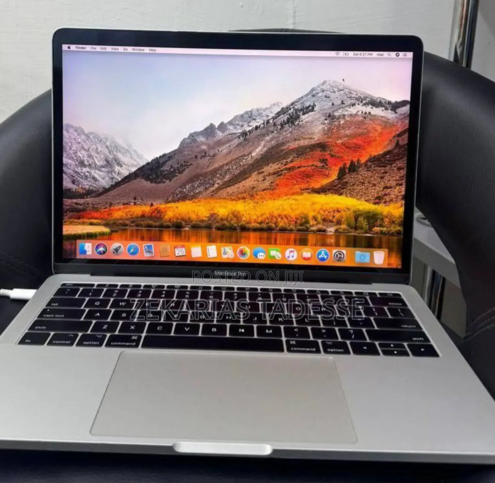 New Laptop Apple MacBook Pro 2017 8GB Intel Core I5 SSD 128GB
