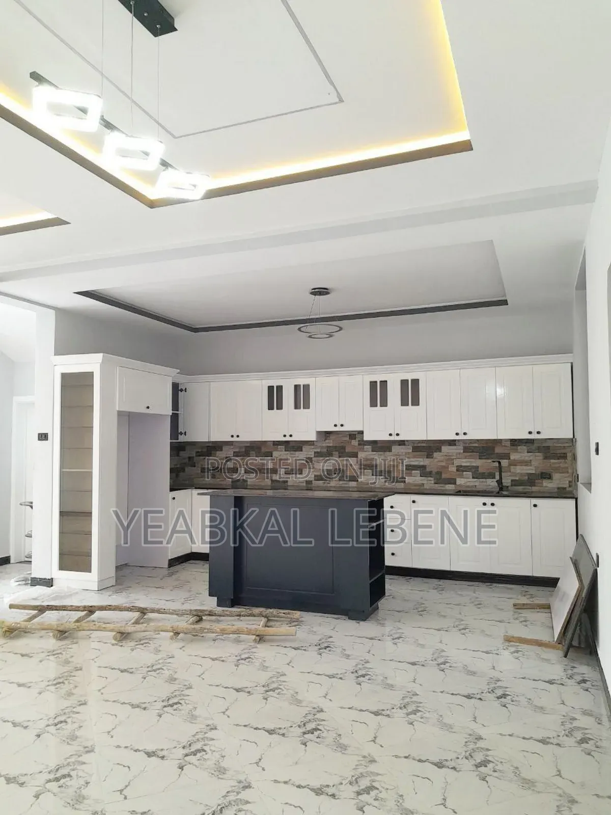10bdrm House in Bole for sale