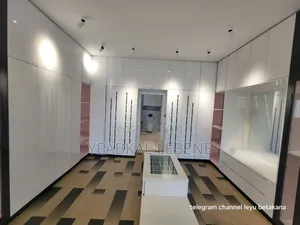 8bdrm House in Bole for sale