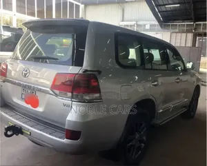 Toyota Land Cruiser 2009 Silver