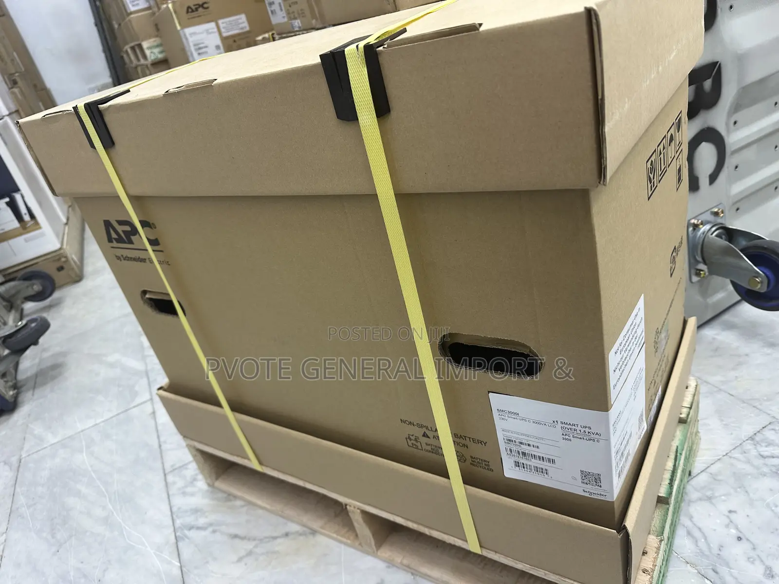 Smc30001 Apc Smart-ups C 3000va Lcd 230v
