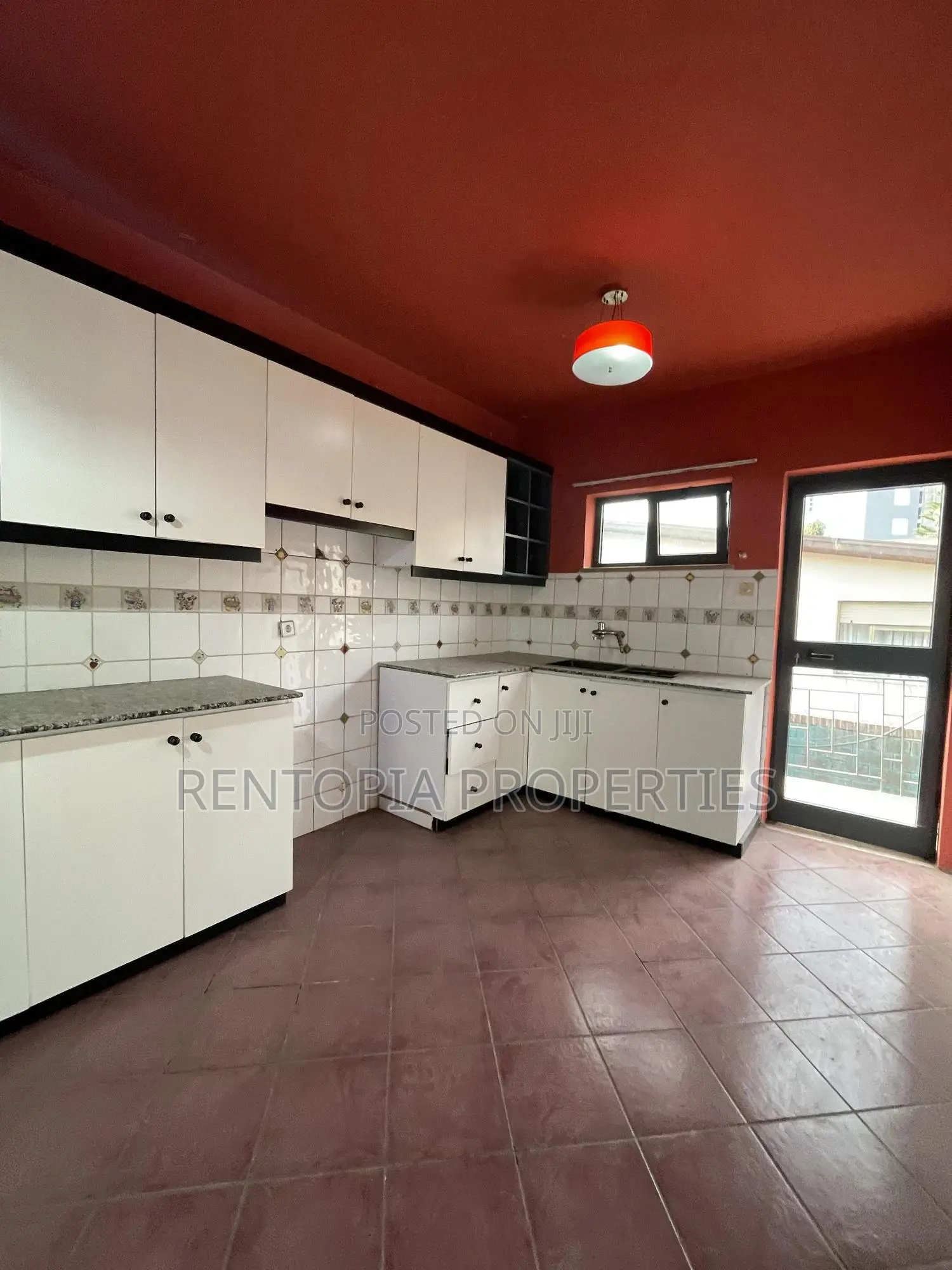 5bdrm Mansion in Bole for rent