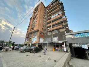 አስችኳ ብር ተፈልጎ የሚሸጥ 40/60 ሱቅ