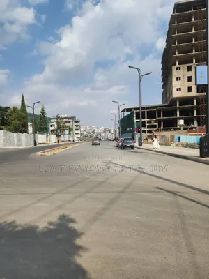 አስቸኳይ የሚሸጥ 330 ካሬ.ሜትር ለአፋርትመንትግንባታየሚሆን ቦታ ሽያጭ