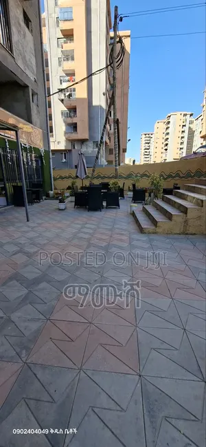 አስችኳይ ብር ተፈልጎ የሚሸጥ 40/60 ሱቅ