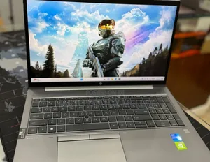 New Laptop HP ZBook Firefly G8 16GB Intel Core I7 SSD 512GB