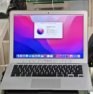 New Laptop Apple MacBook Pro 2017 8GB Intel Core I7 SSD 512GB