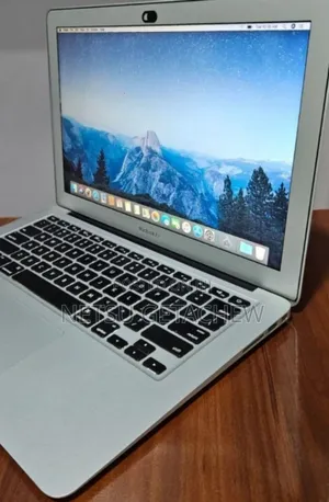 New Laptop Apple MacBook Air 2022 M2 8GB Intel Core i5 SSD 128GB