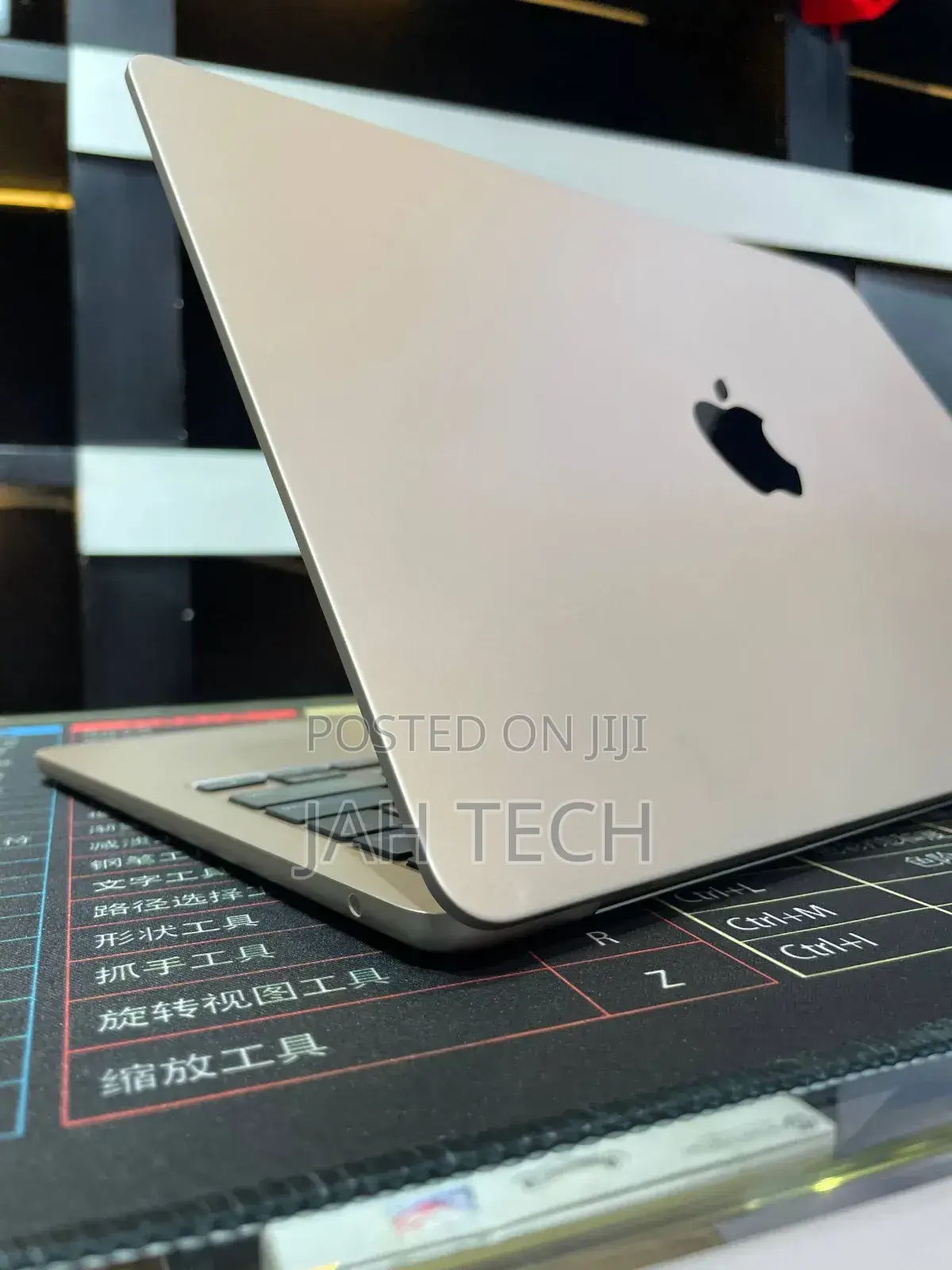 New Laptop Apple MacBook Air 2022 M2 16GB Apple M2 SSD 256GB