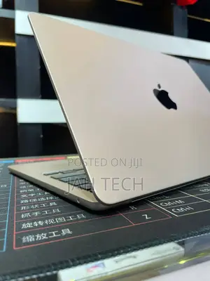 New Laptop Apple MacBook Air 2022 M2 16GB Apple M2 SSD 256GB