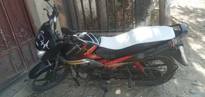 Mahindra Centuro 2016 Red