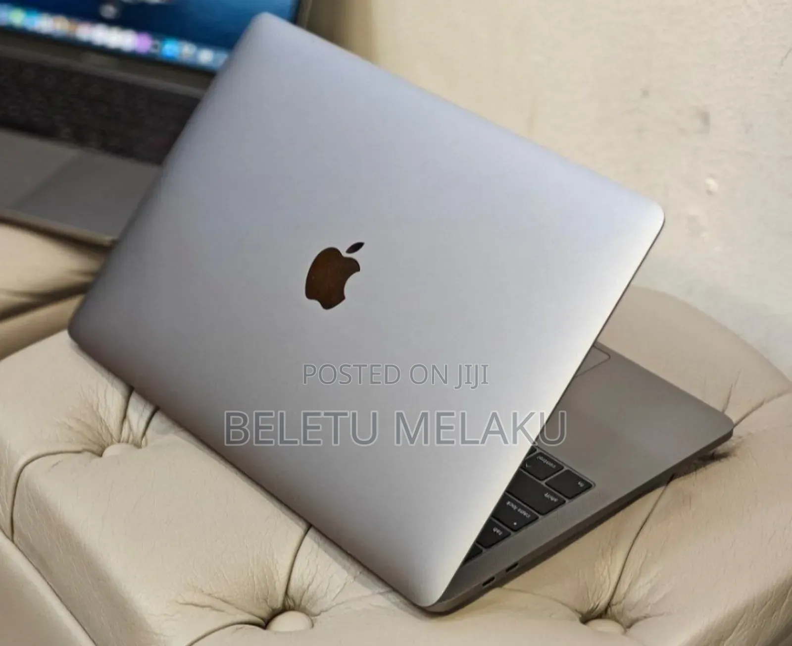 New Laptop Apple MacBook Pro 2019 16GB Intel Core i7 SSD 256GB
