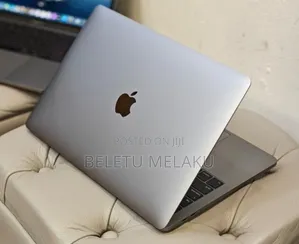 New Laptop Apple MacBook Pro 2019 16GB Intel Core i7 SSD 256GB