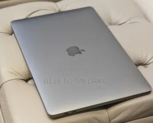 New Laptop Apple MacBook Pro 2019 16GB Intel Core i7 SSD 256GB