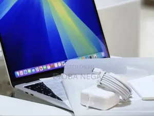 New Laptop Apple MacBook Air 2025 M4 13-Inch 16GB Apple M4 SSD 256GB