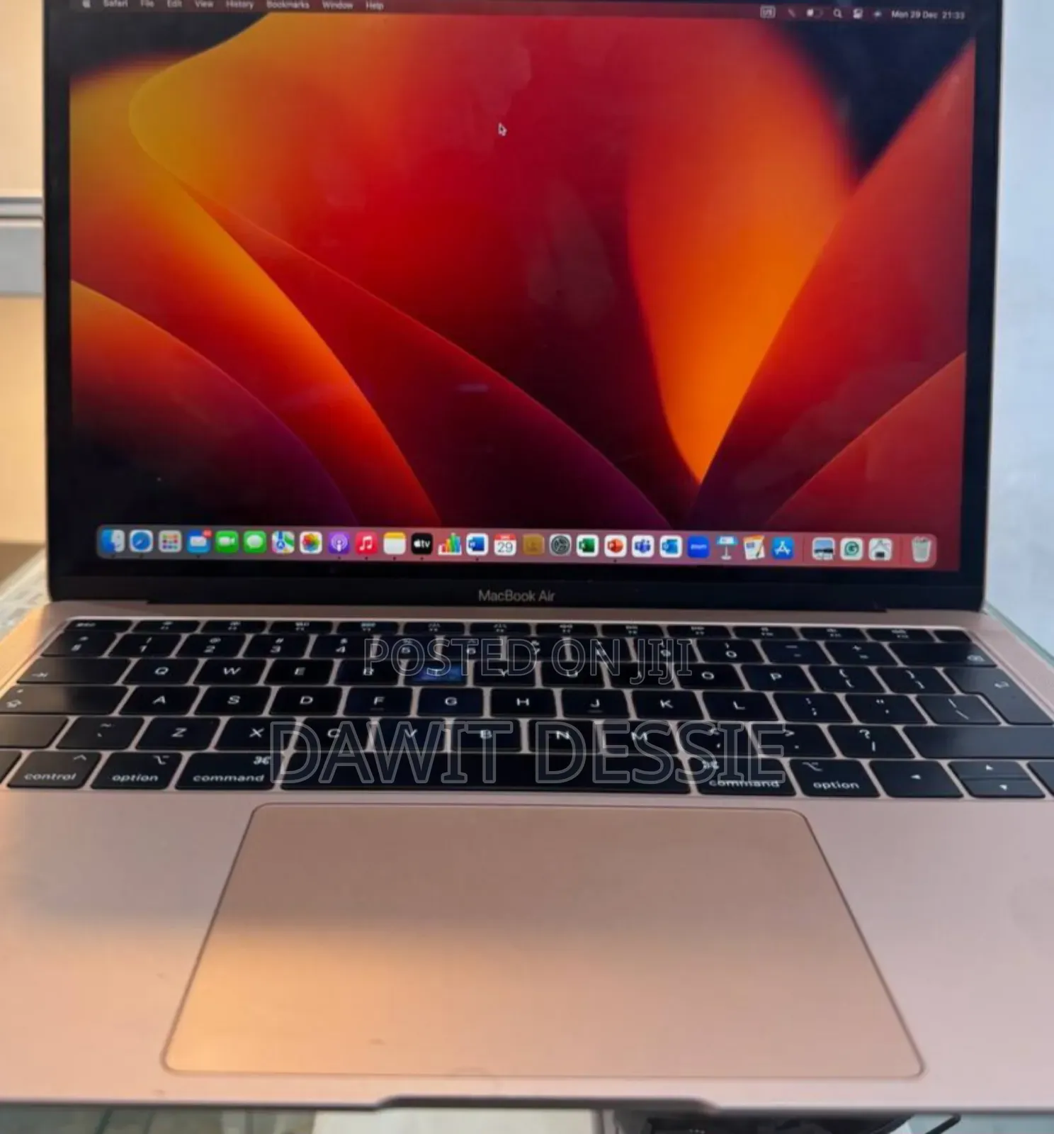 New Laptop Apple MacBook Pro 2019 8GB Intel Core I5 SSD 256GB