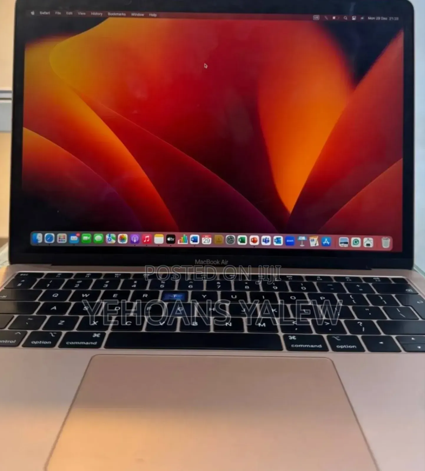 New Laptop Apple MacBook Pro 2019 8GB Intel Core i5 SSD 256GB