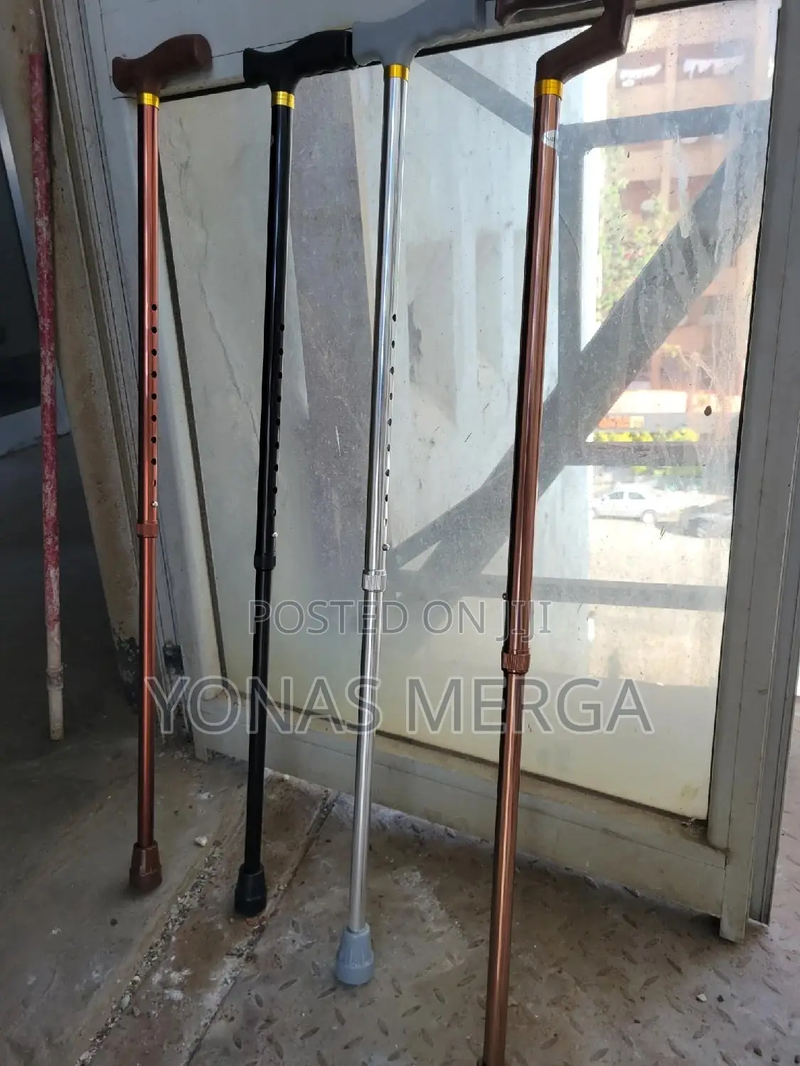 Walking Stick籲号typically in 9 Increments, to Suit the User.