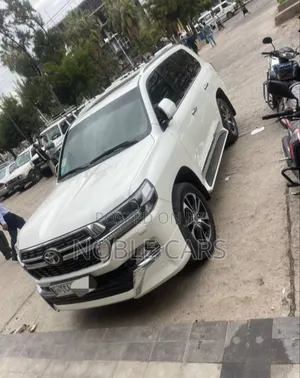 Toyota Land Cruiser 2018 Ivory