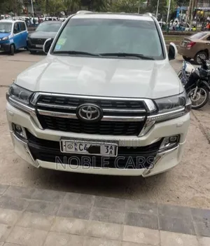 Toyota Land Cruiser 2018 Ivory