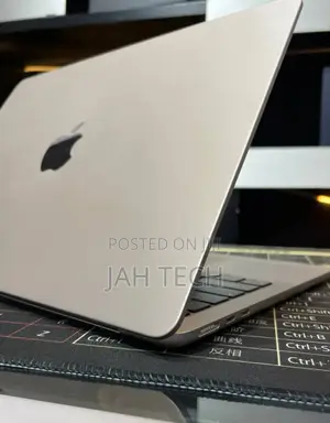 New Laptop Apple MacBook Air 2022 M2 16GB Apple M2 SSD 256GB