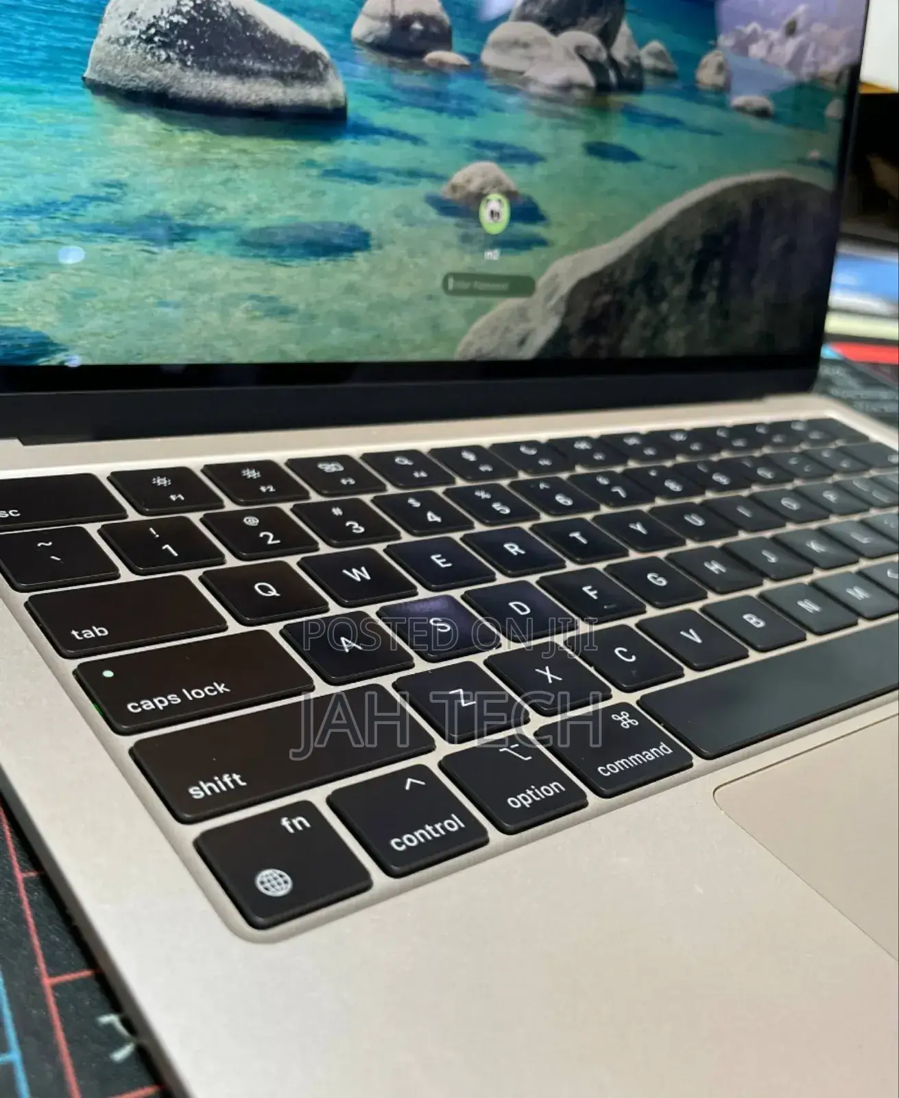 New Laptop Apple MacBook Air 2022 M2 16GB Apple M2 SSD 256GB