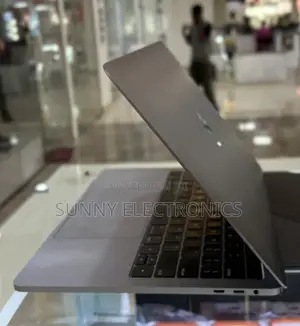 New Laptop Apple MacBook Pro 2019 16GB Intel Core I7 SSD 1T