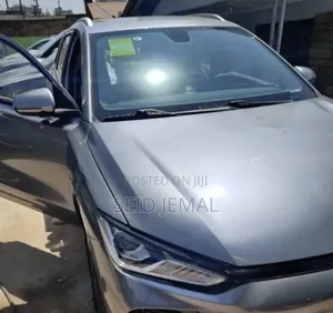New BYD E2 43 kWh 94 hp FWD 2024 Gray
