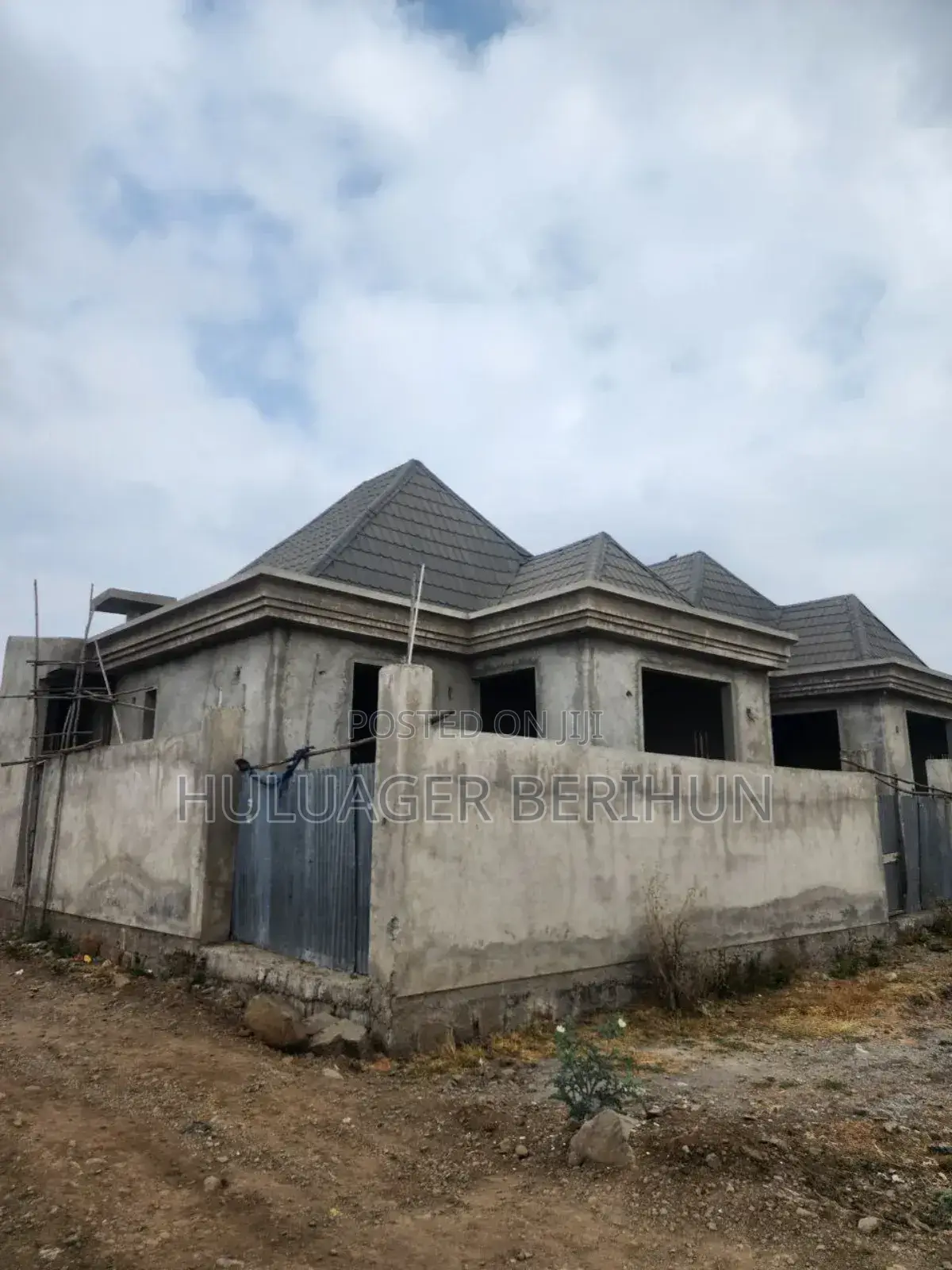 3bdrm House in Akaky Kaliti for sale