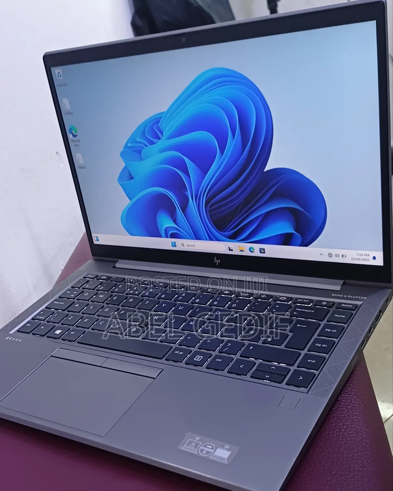 New Laptop HP ZBook Firefly G8 16GB Intel Core I7 SSD 512GB