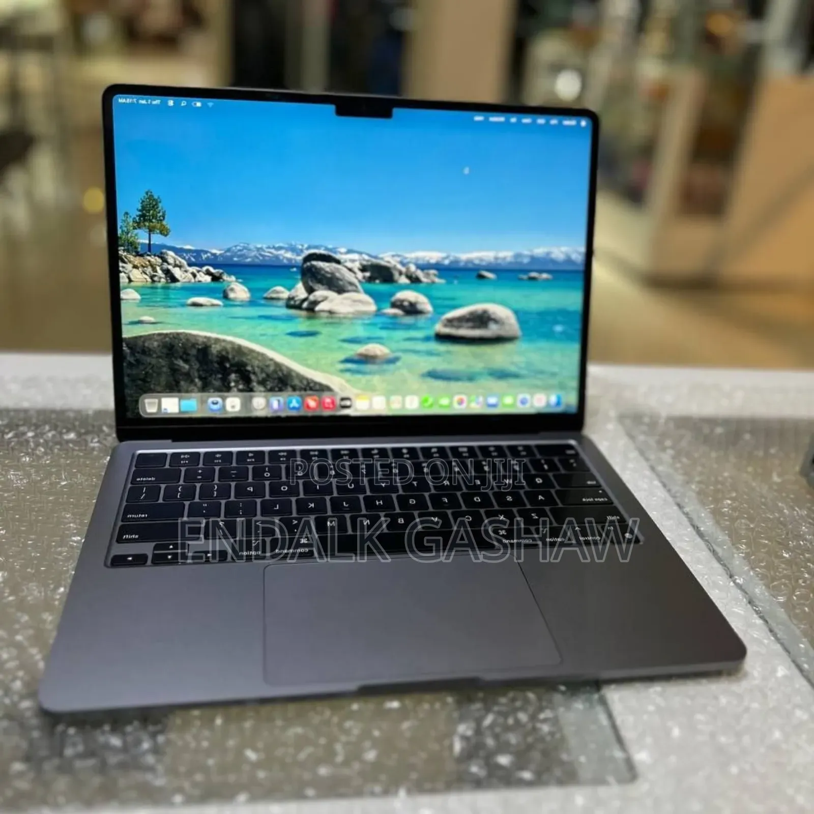 New Laptop Apple MacBook Air 2022 M2 8GB Apple M2 SSD 256GB