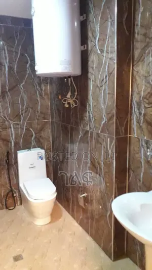 7bdrm House in አያት አካባቢ የሚገኝ, Bole for sale