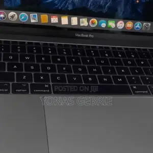 New Laptop Apple MacBook Pro 2017 8GB Intel Core I5 SSD 256GB