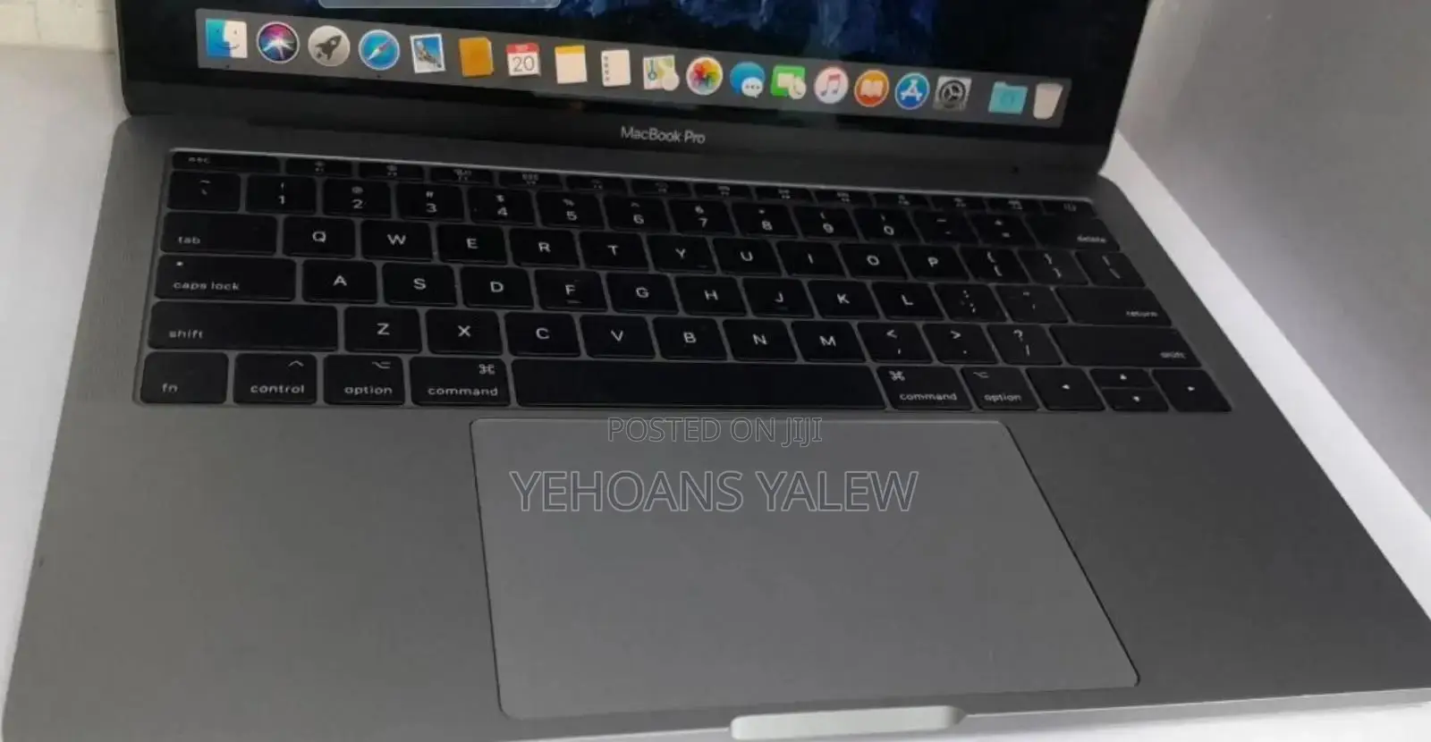 New Laptop Apple MacBook Pro 2017 8GB Intel Core I5 SSD 256GB