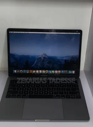 New Laptop Apple MacBook Pro 2017 8GB Intel Core I5 SSD 128GB