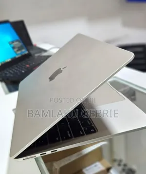 New Laptop Apple MacBook Air 2022 M2 8GB Apple M2 SSD 256GB