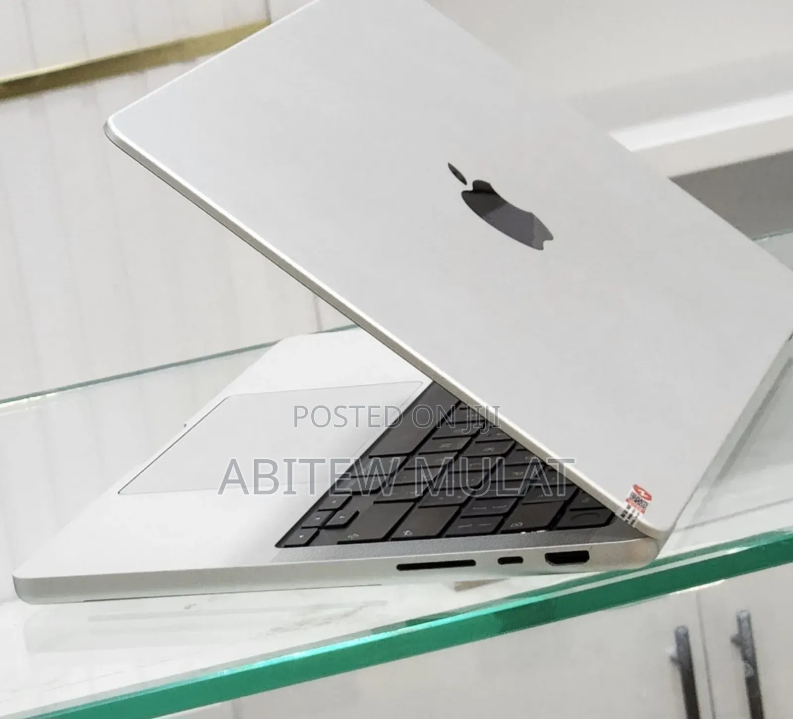 New Apple MacBook Pro 2023 M3 14-Inch 18GB Apple M3 Pro SSD 512GB