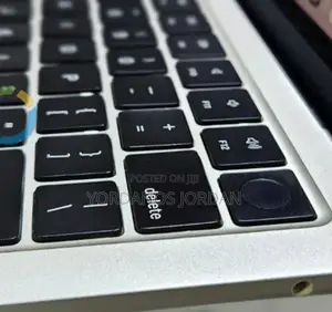 New Laptop Apple MacBook Air 2022 M2 8GB Apple M2 SSD 256GB