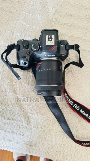 Canon R6 Mark 2 Red Lense
