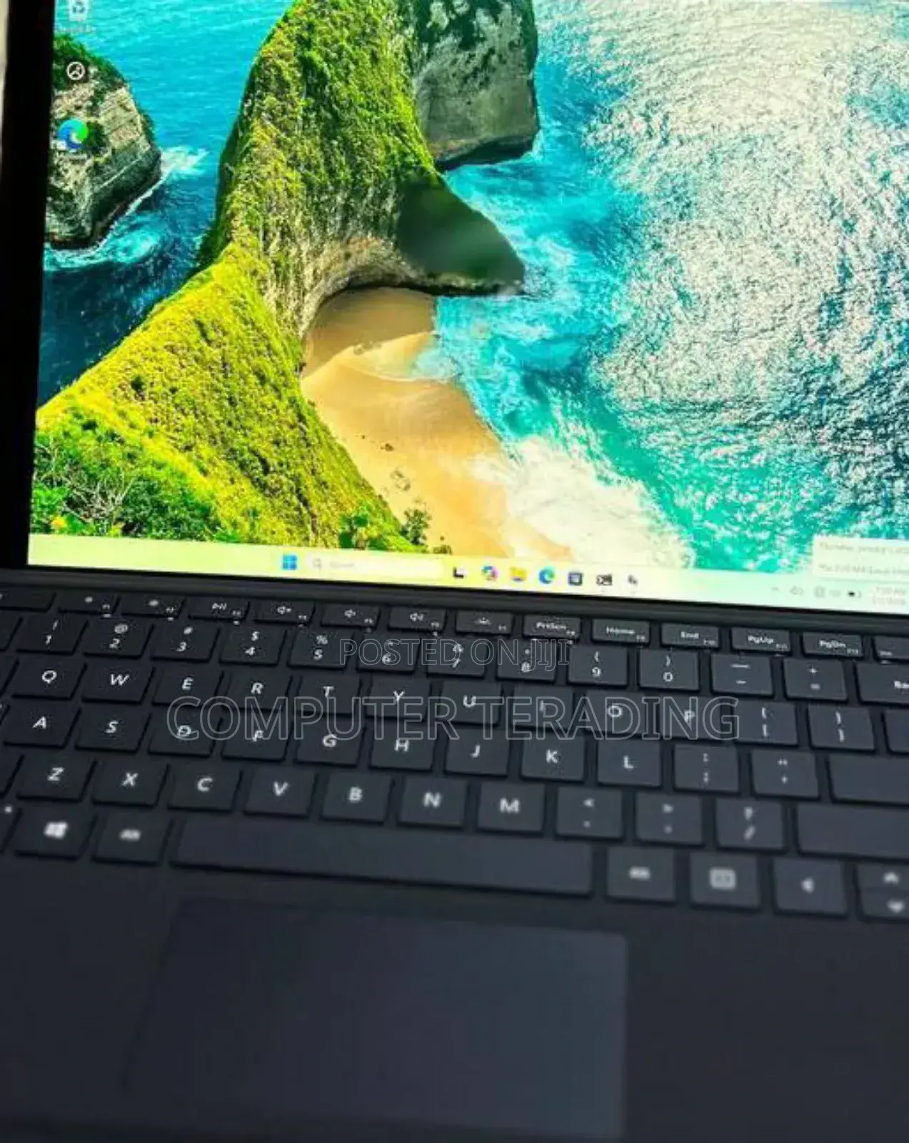 New Laptop Microsoft Surface Book 2 8GB Intel Core i7 SSD 256GB
