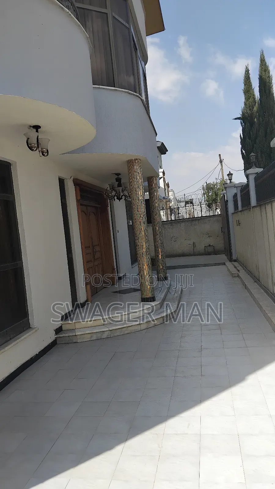 Furnished 9bdrm Townhouse/Terrace in Ayat, Yeka for sale