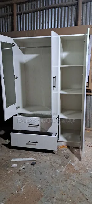 Wardrobess