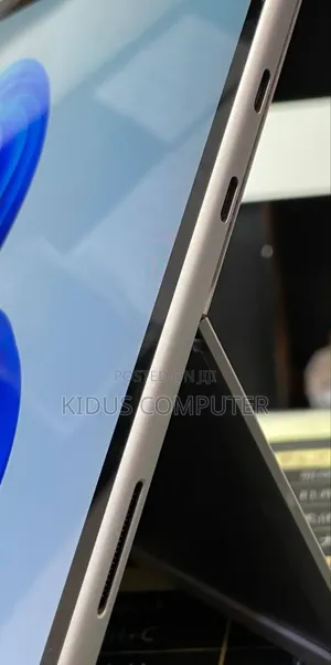 New Laptop Microsoft Surface 16GB Intel Core I7 SSD 256GB