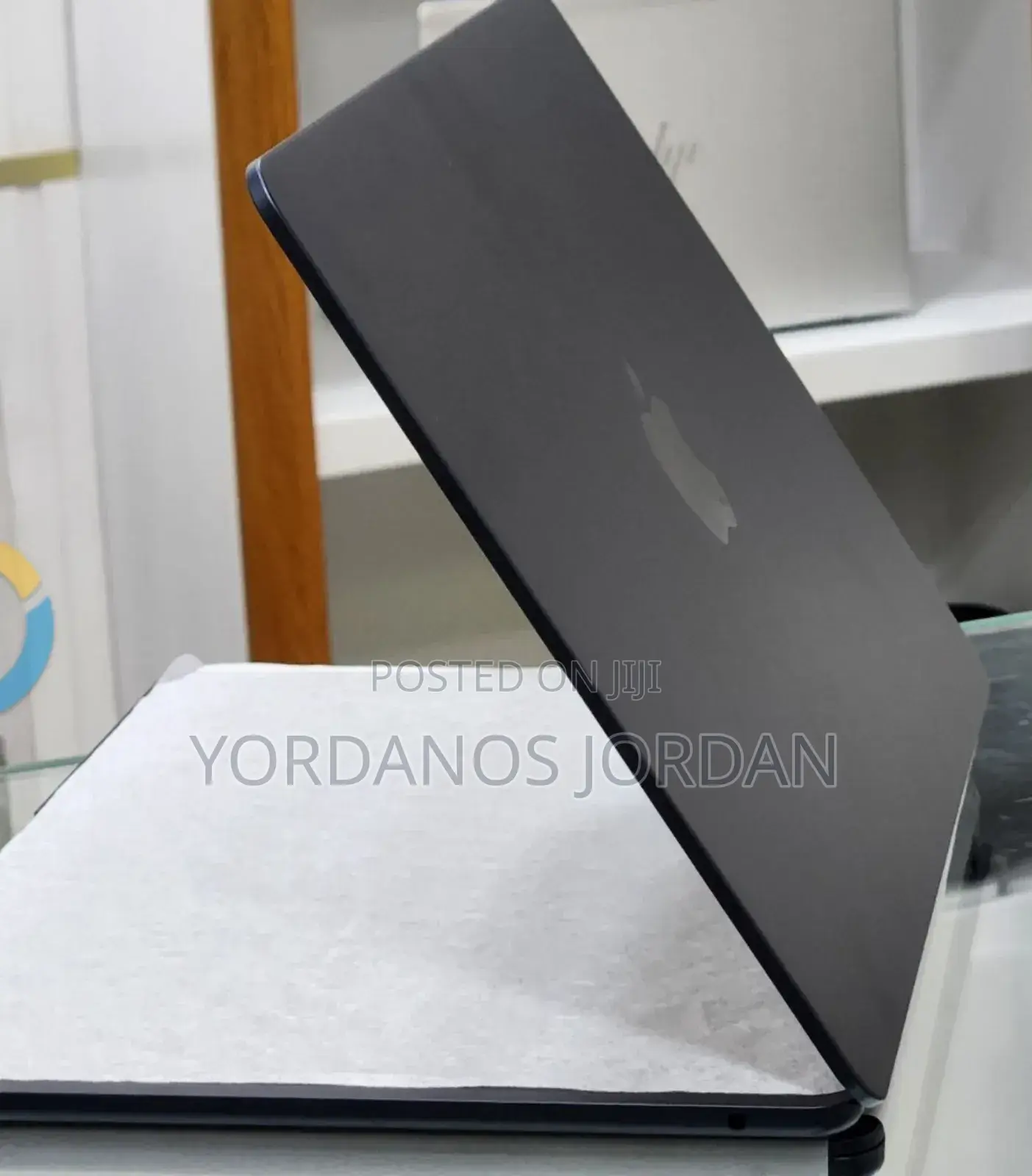 New Laptop Apple MacBook Air 2025 M4 13-Inch 16GB Apple M4 SSD 256GB