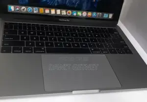 New Laptop Apple MacBook Pro 2017 8GB Intel Core I5 SSD 256GB