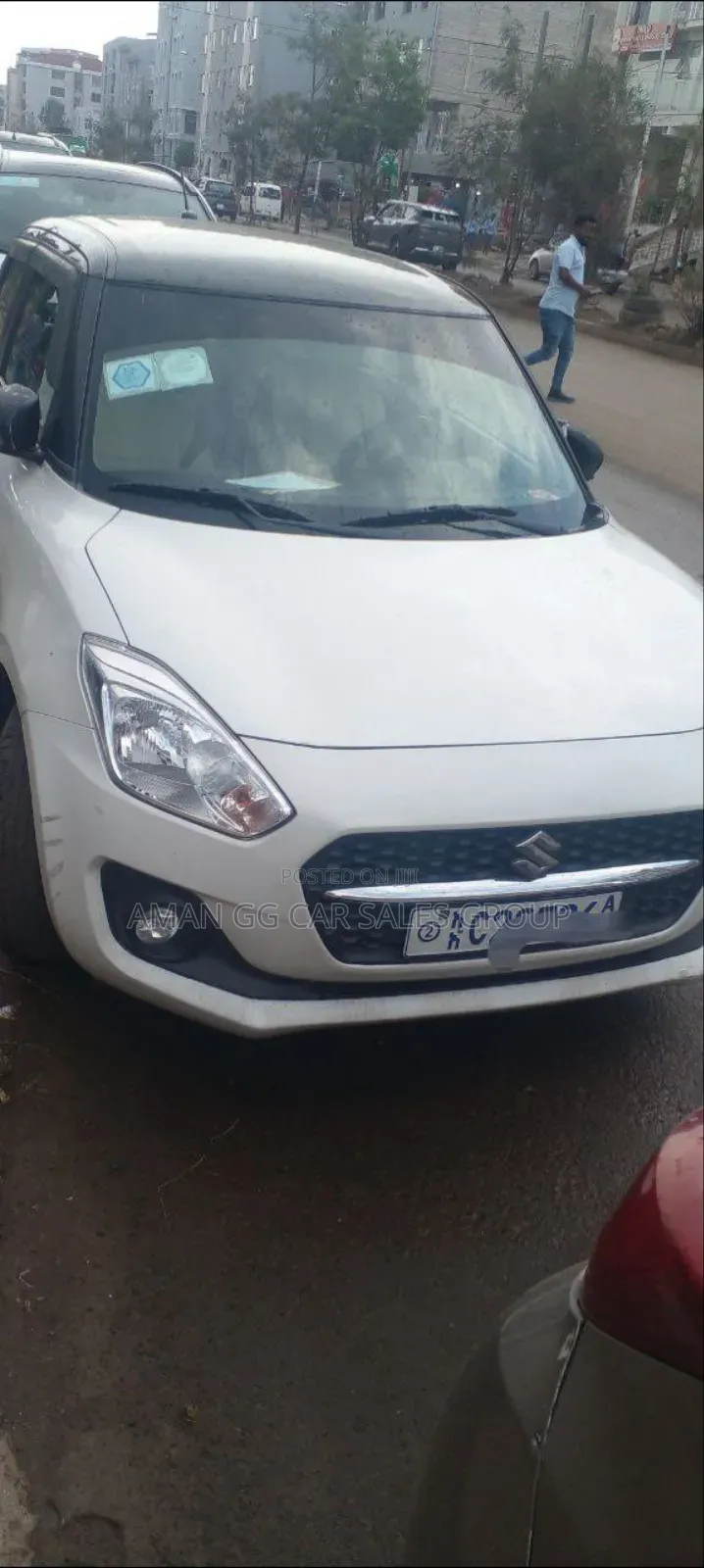 Suzuki Swift 2022 White