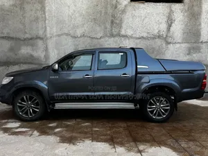 Toyota Hilux 2012 Gray
